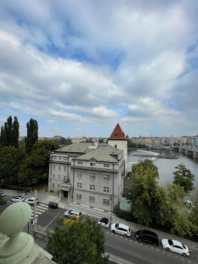 Janackovo Nabrezi 19 - Riverside Residence Prag Dış mekan fotoğraf